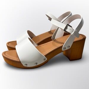 Cushionaire Sloan Faux Wood Studded Sandals New In Box Women's Size 9W